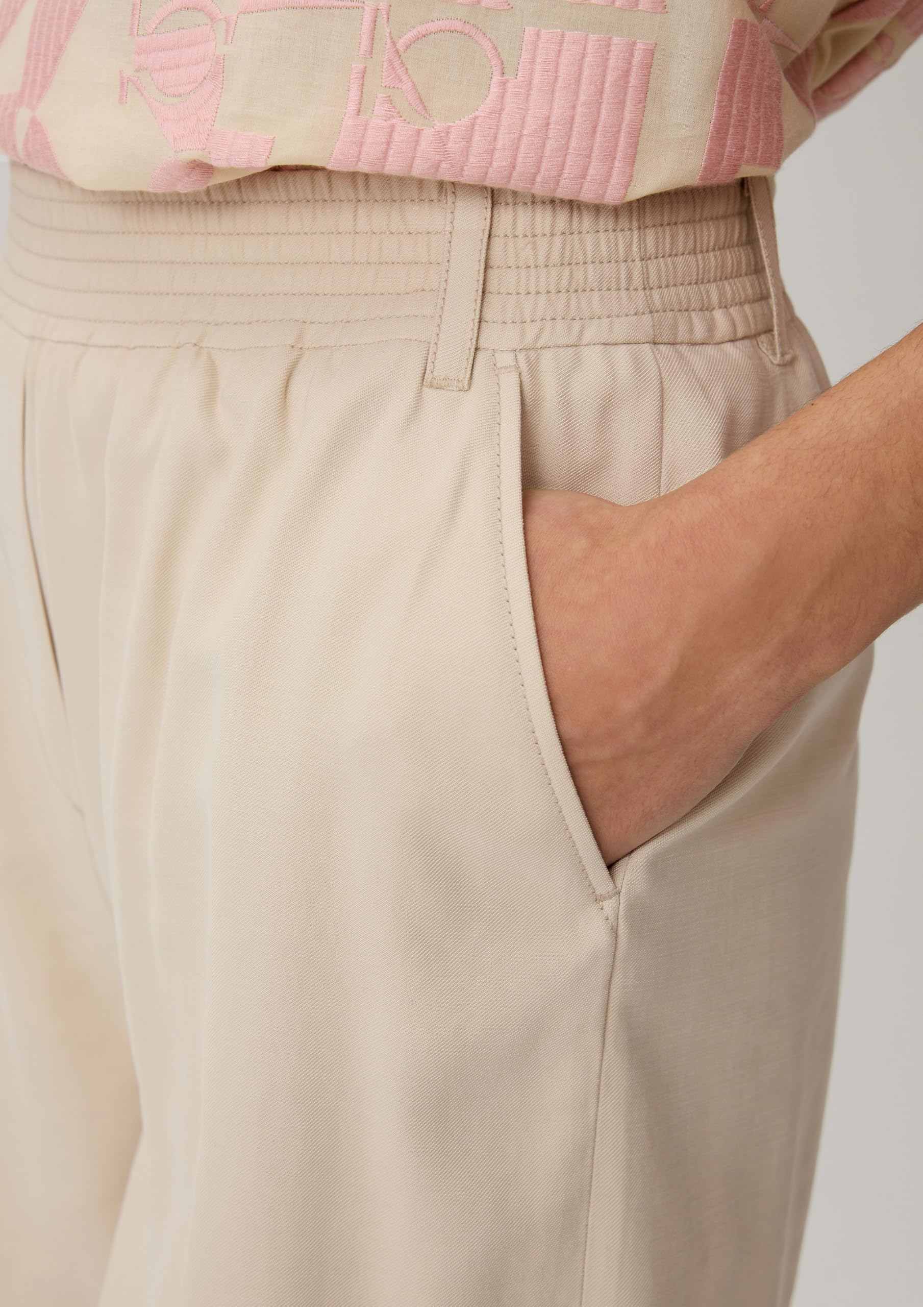 comma-trousers-loose-shorts-twill-beige-gr-46 image 5