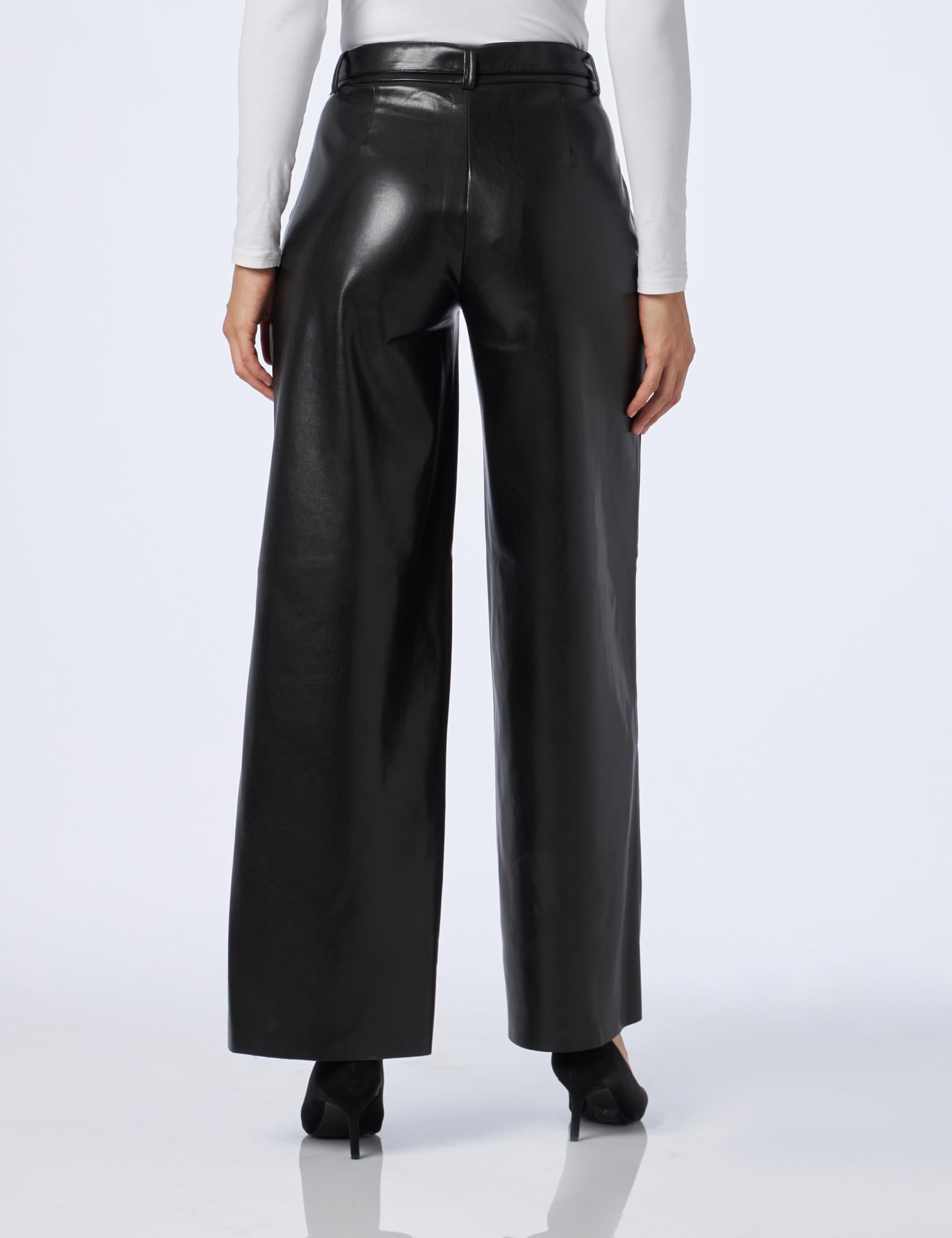 comma-trousers-marlenehose-im-lederlook image 2