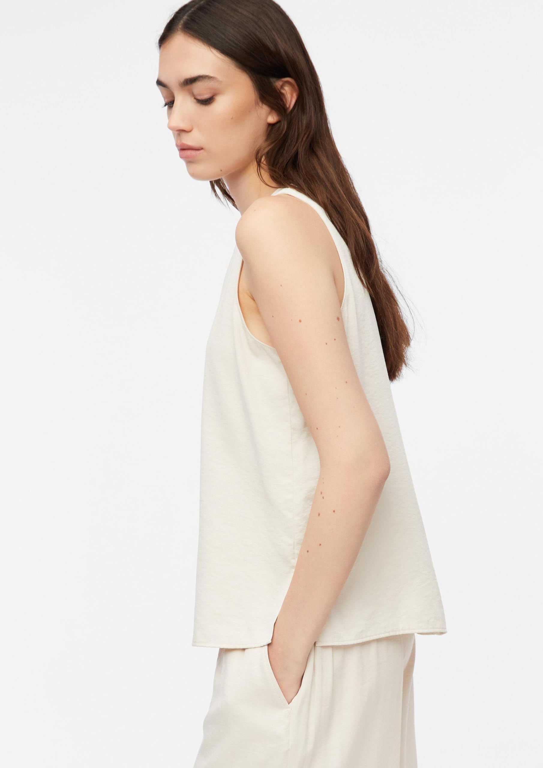 comma-blouses-damenbluse-rmellos-samt-satin-rundhals image 4