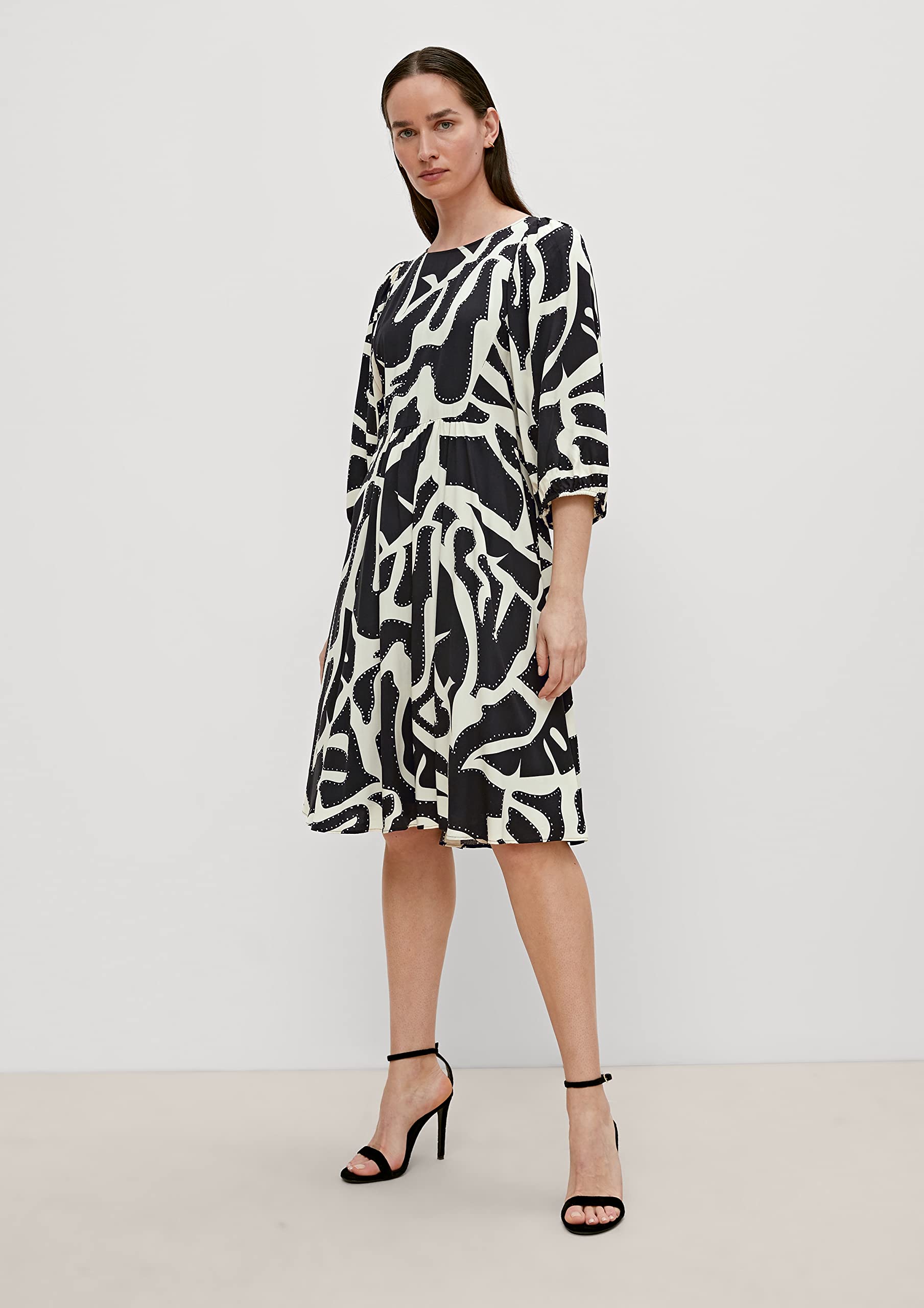 comma-dresses-kurz-kleid-gr-e-38-gr-n-rmellos image 7
