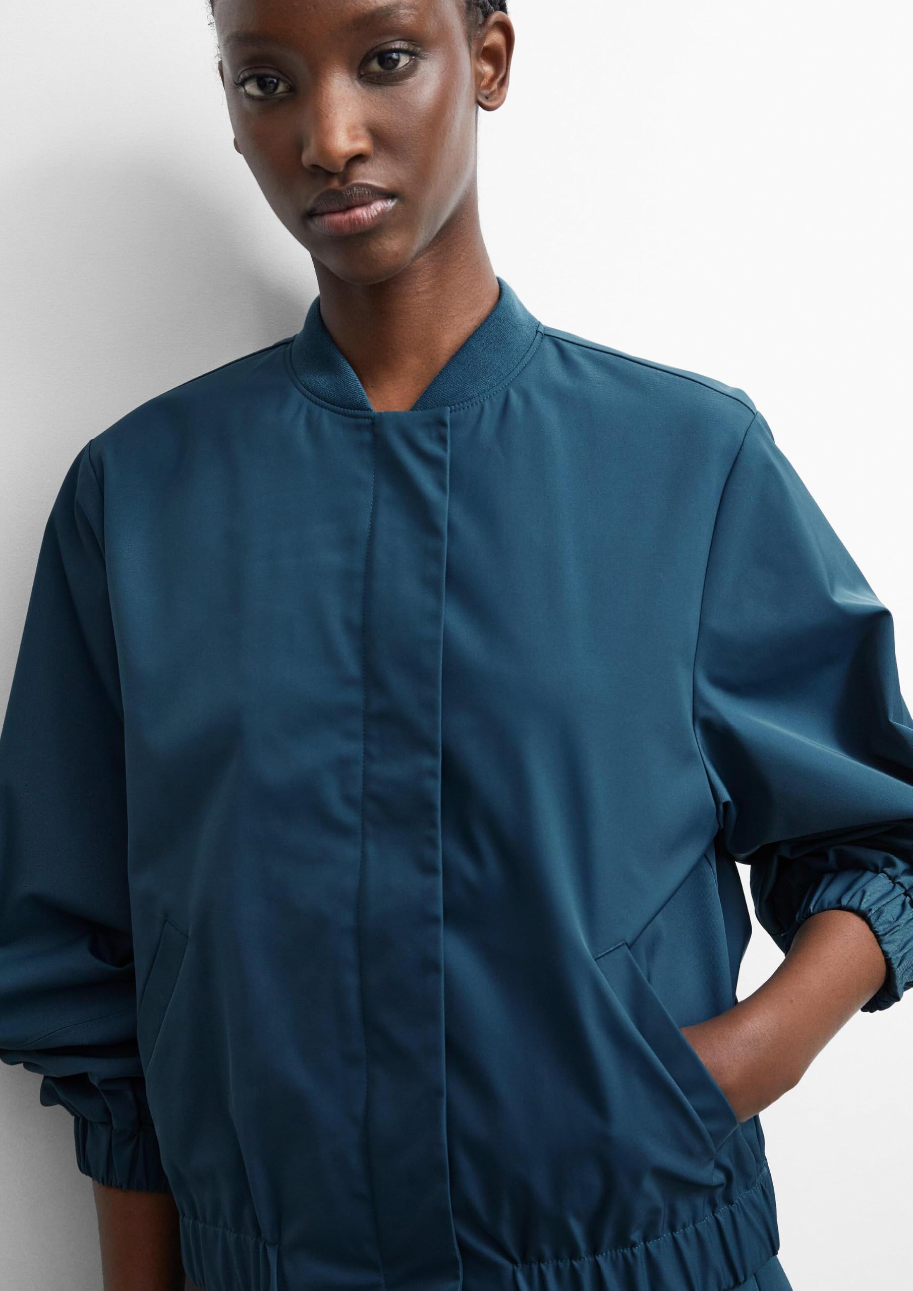 comma-jackets-indoor-jacke-boxy-fit-nylon-bomberkragen image 3