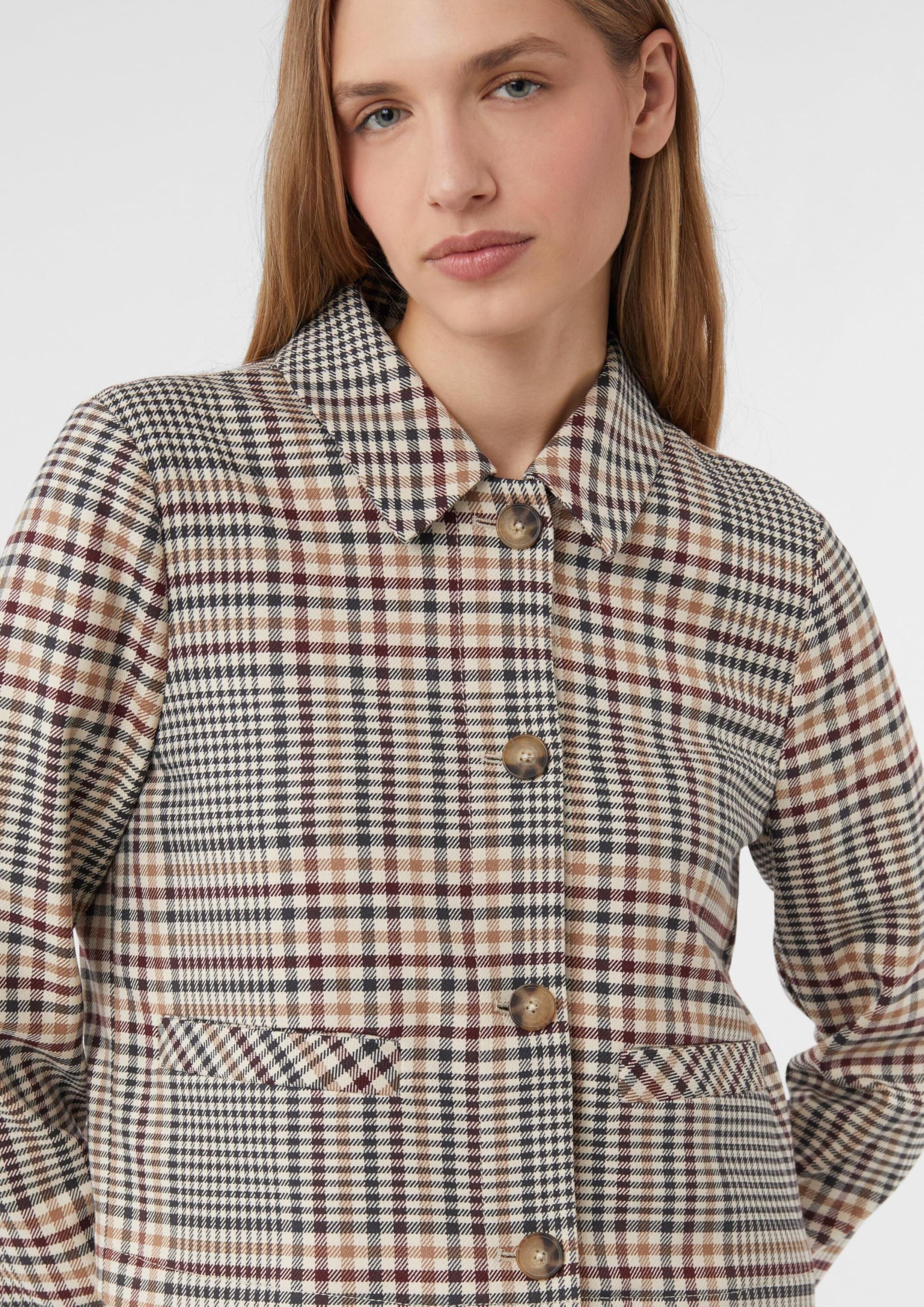 comma-kurze-karojacke-jacke-mit-leistentaschen image 5