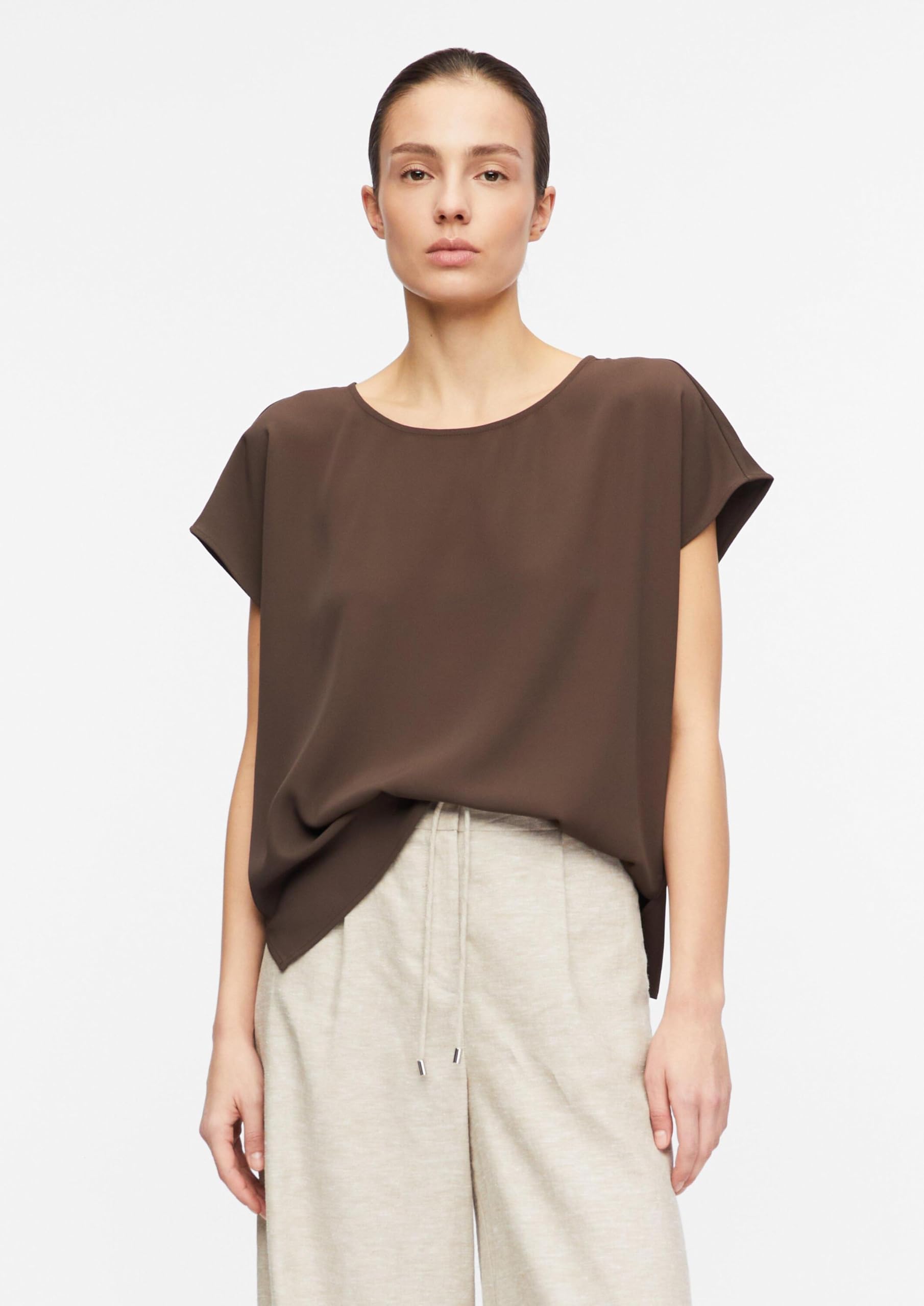 comma-blouses-bluse-kurzarm-rundhals-dunkelbraun image 6
