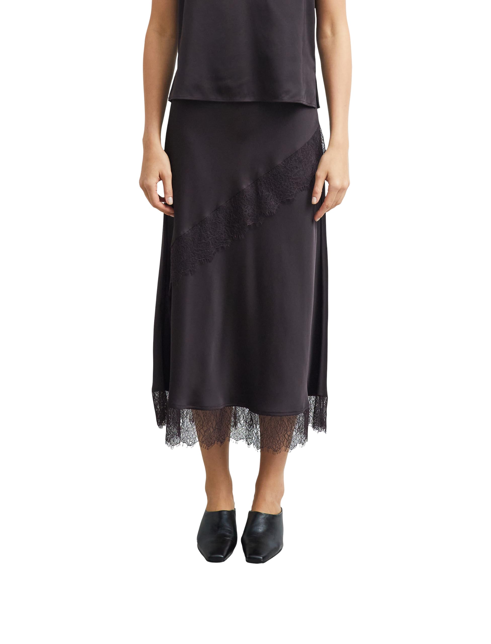 comma-rock-lang-satin-spitze-aubergine image 7