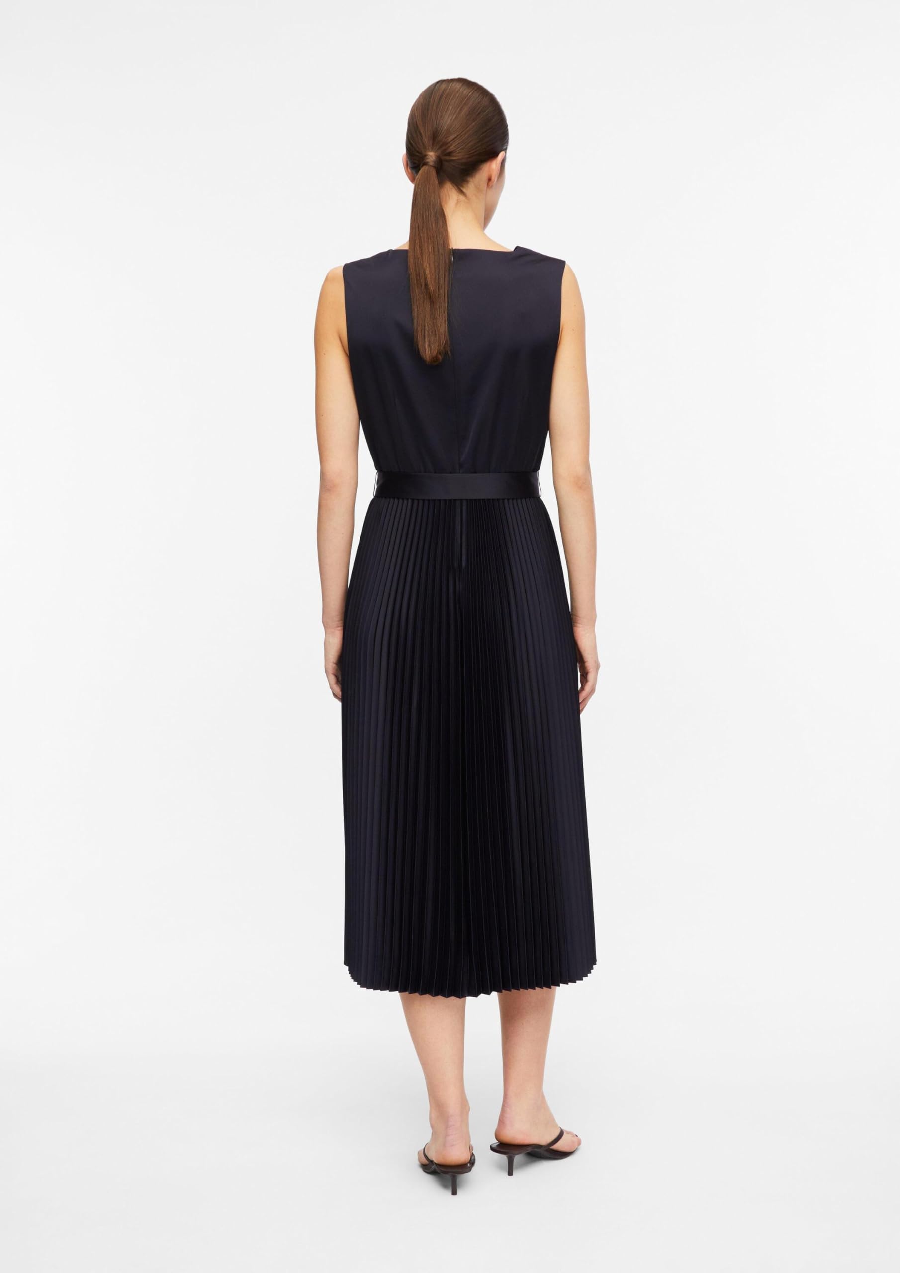 comma-dresses-satin-plissee-midikleid-navy-gr-42 image 7