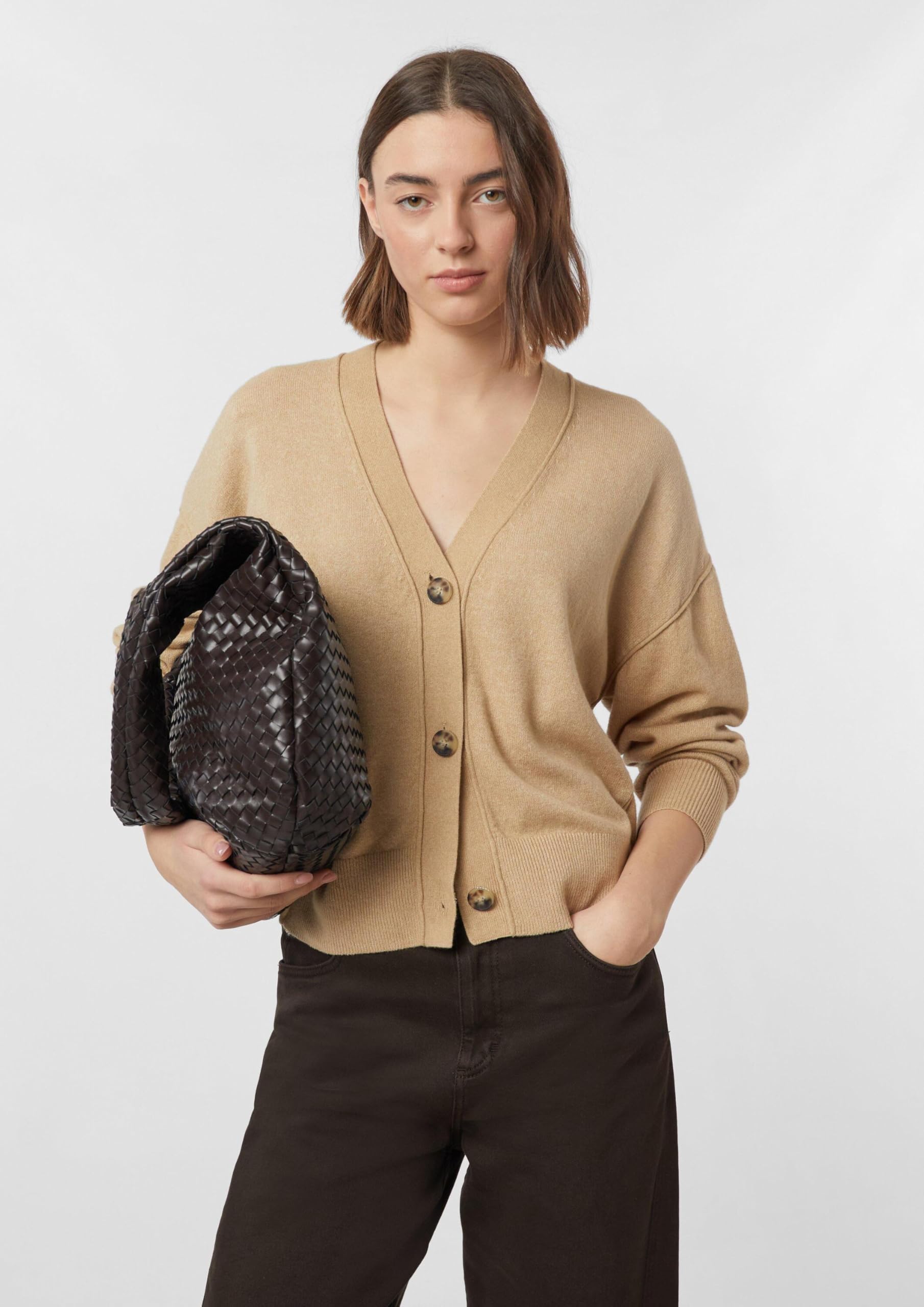 comma-strickjacke-oversize-cardigan-v-ausschnitt-aus-feinstrick image 6