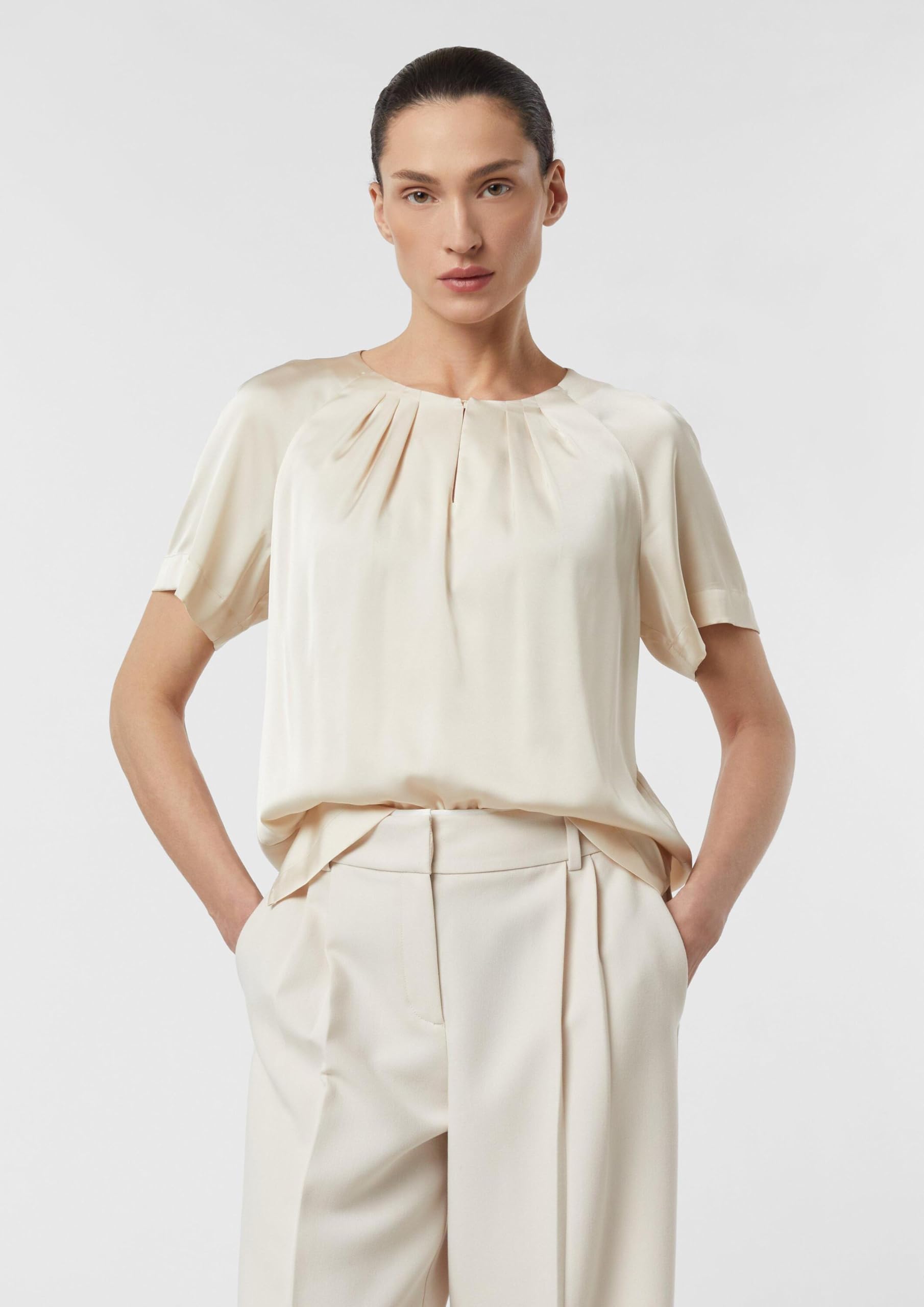 comma-blouses-satinierte-kurzarmbluse-wei-raffung image 6