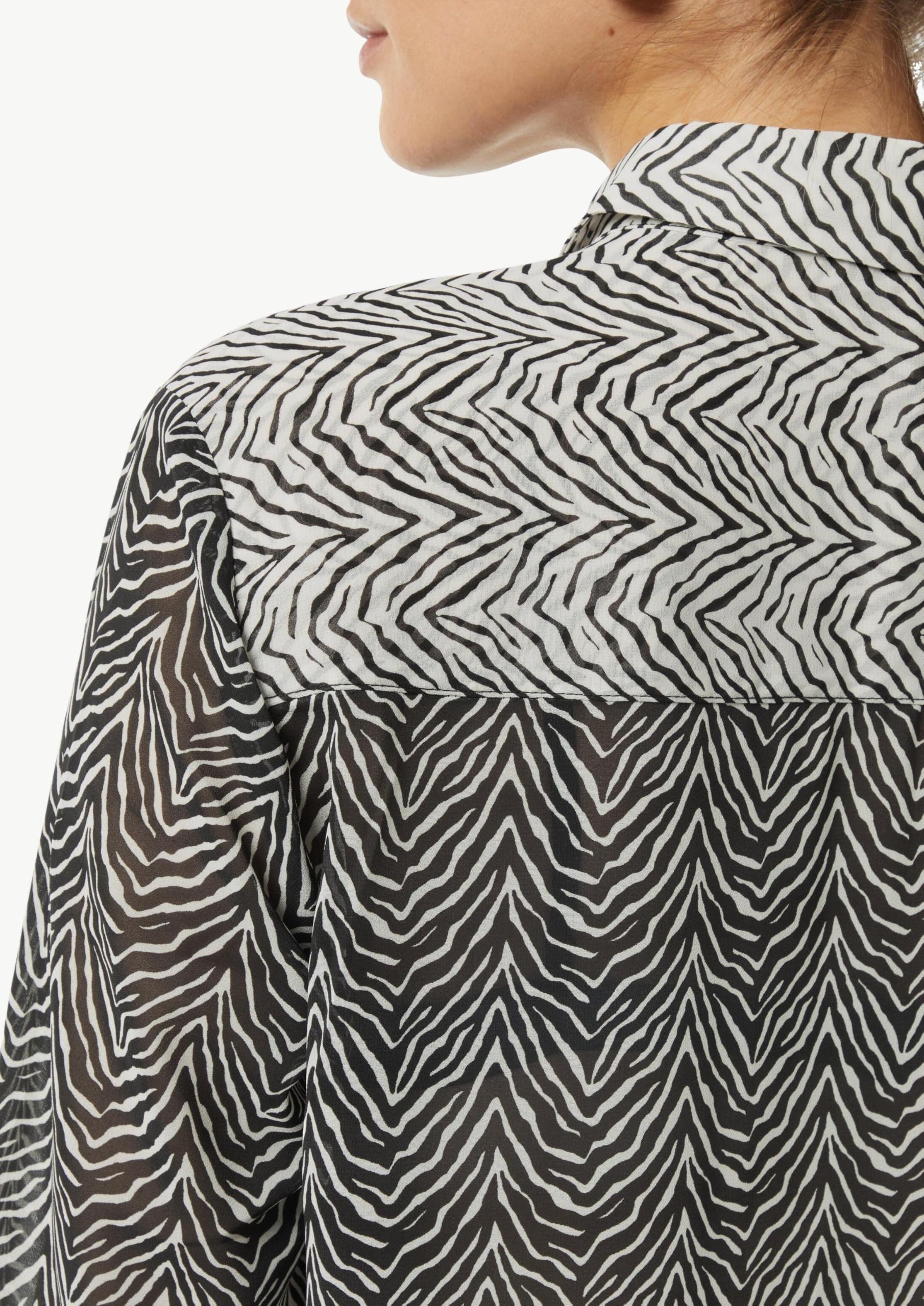 comma-chiffon-bluse-hemdkragen-damen-mit-allover-print image 5
