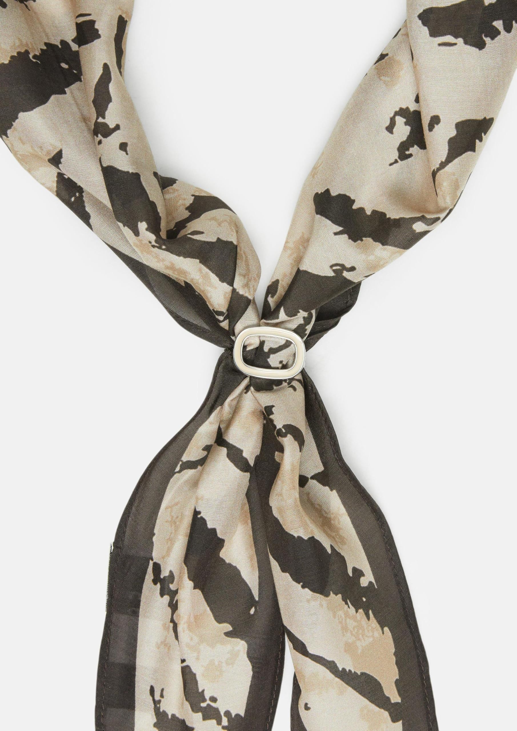 comma-accessoires-seidenmix-tuch-animal-mit-schmuck-detail image 3