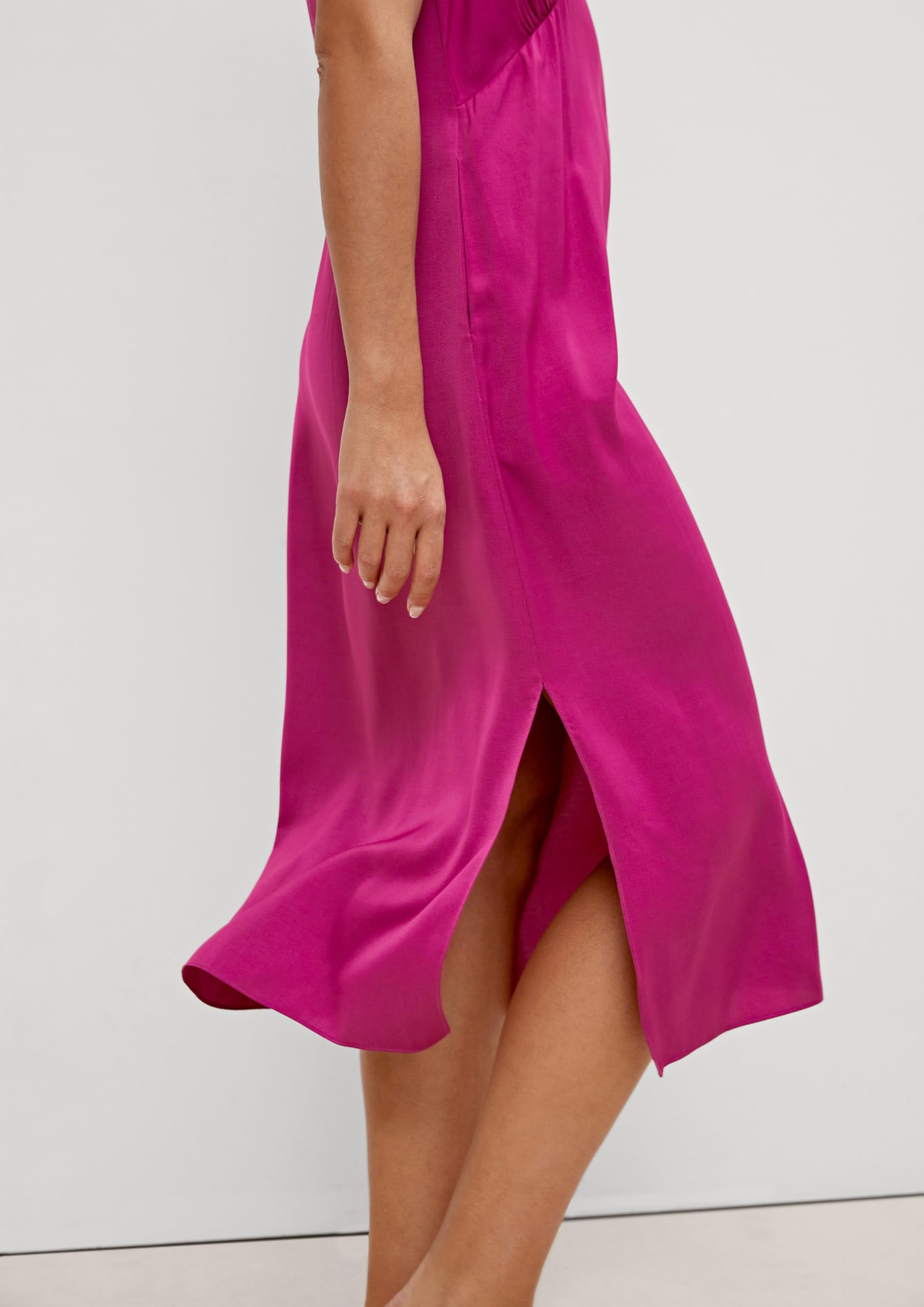 comma-dresses-kurzes-kleid-rmellos-l-ssig image 3