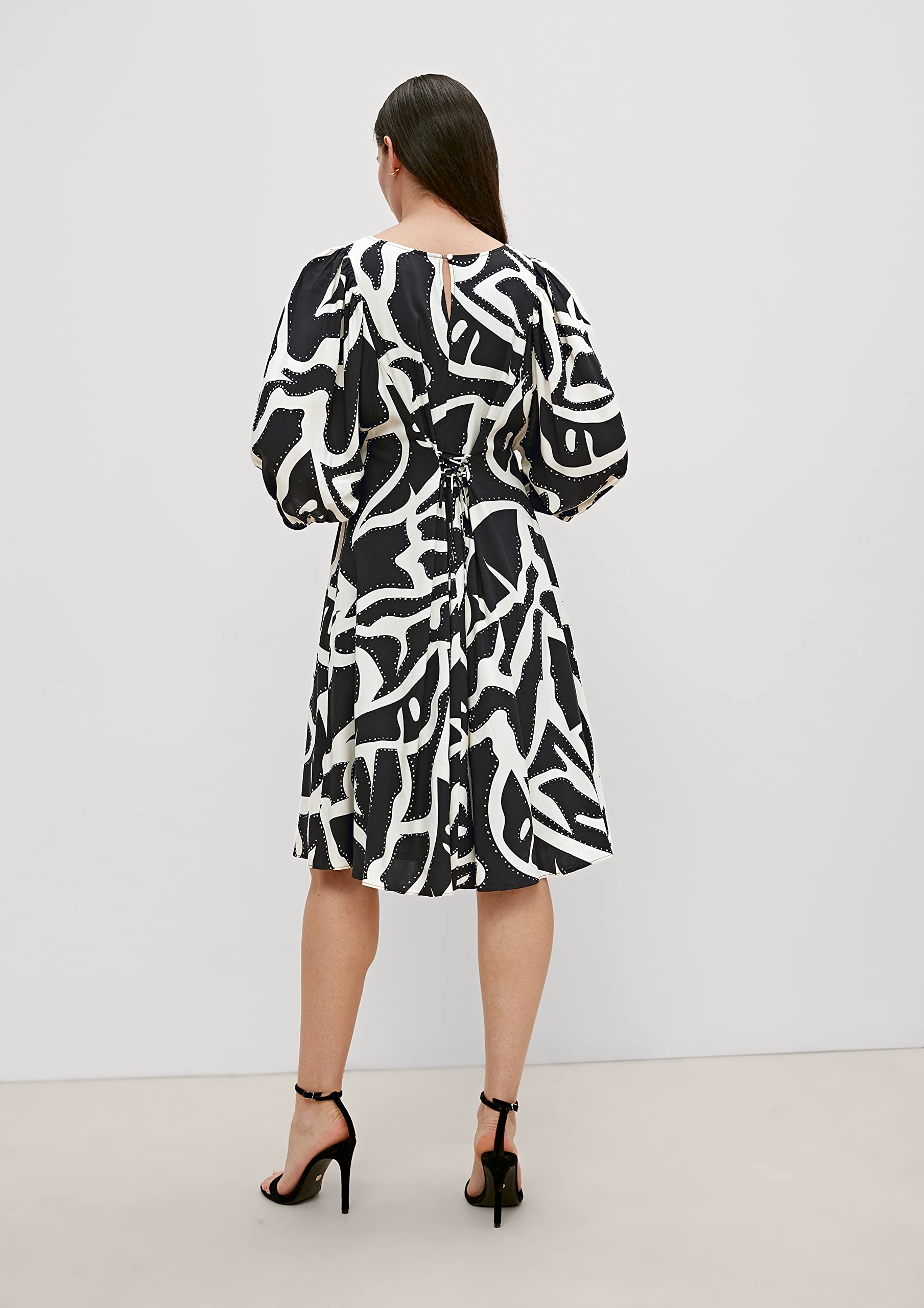 comma-dresses-kurz-kleid-gr-e-38-gr-n-rmellos image 8